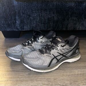 Men’s ASICS Tennis Shoes 11